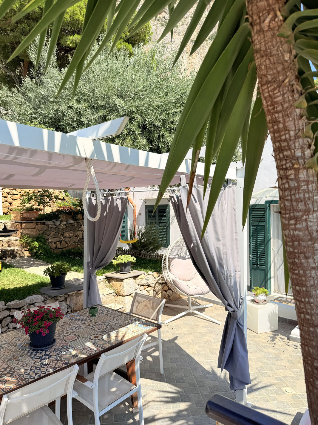 Outdoor Curtains vs Blinds: How to Choose Custom Blackout Curtains for Every Room