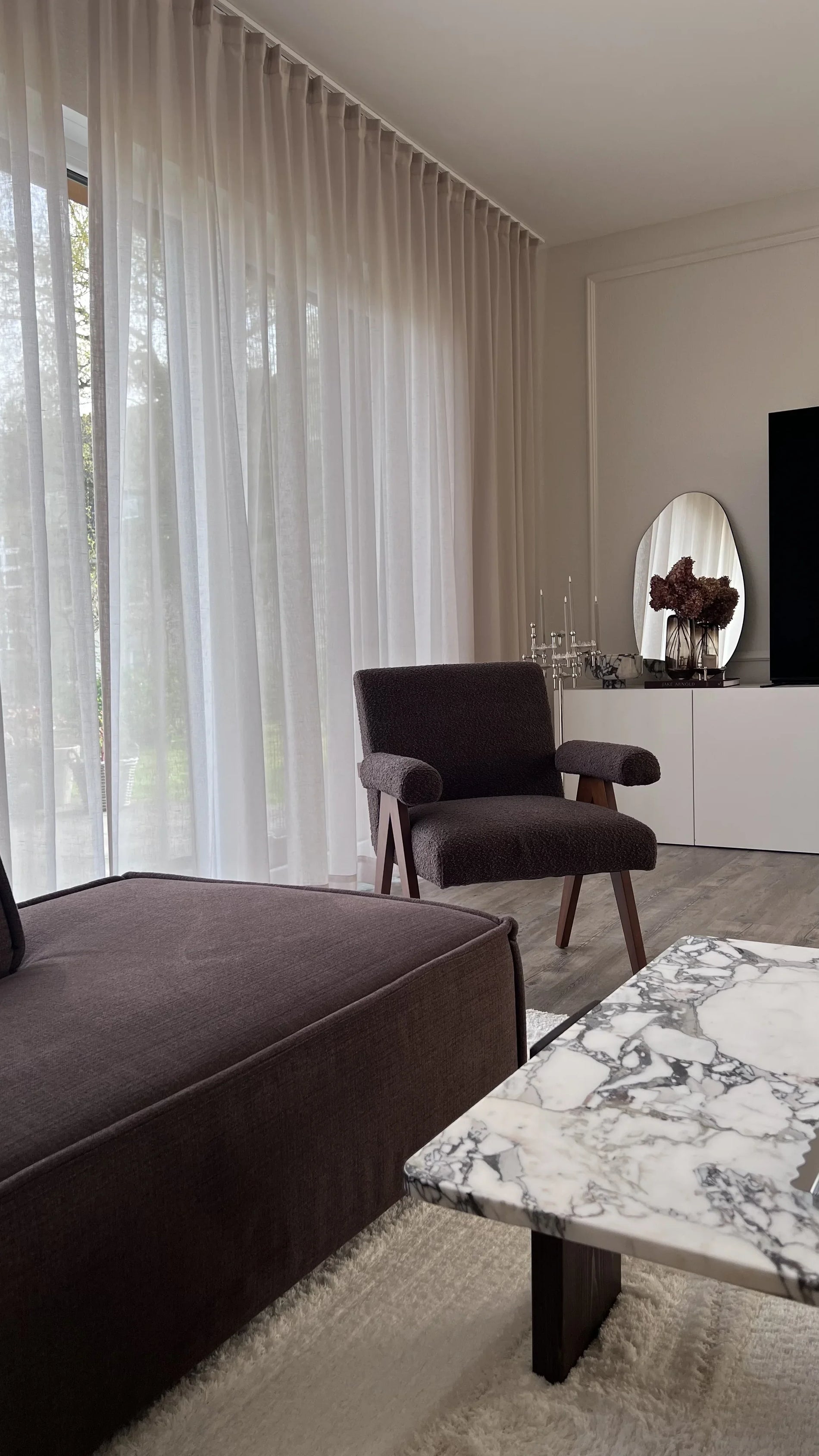 Plain Curtains or Patterned Curtains?