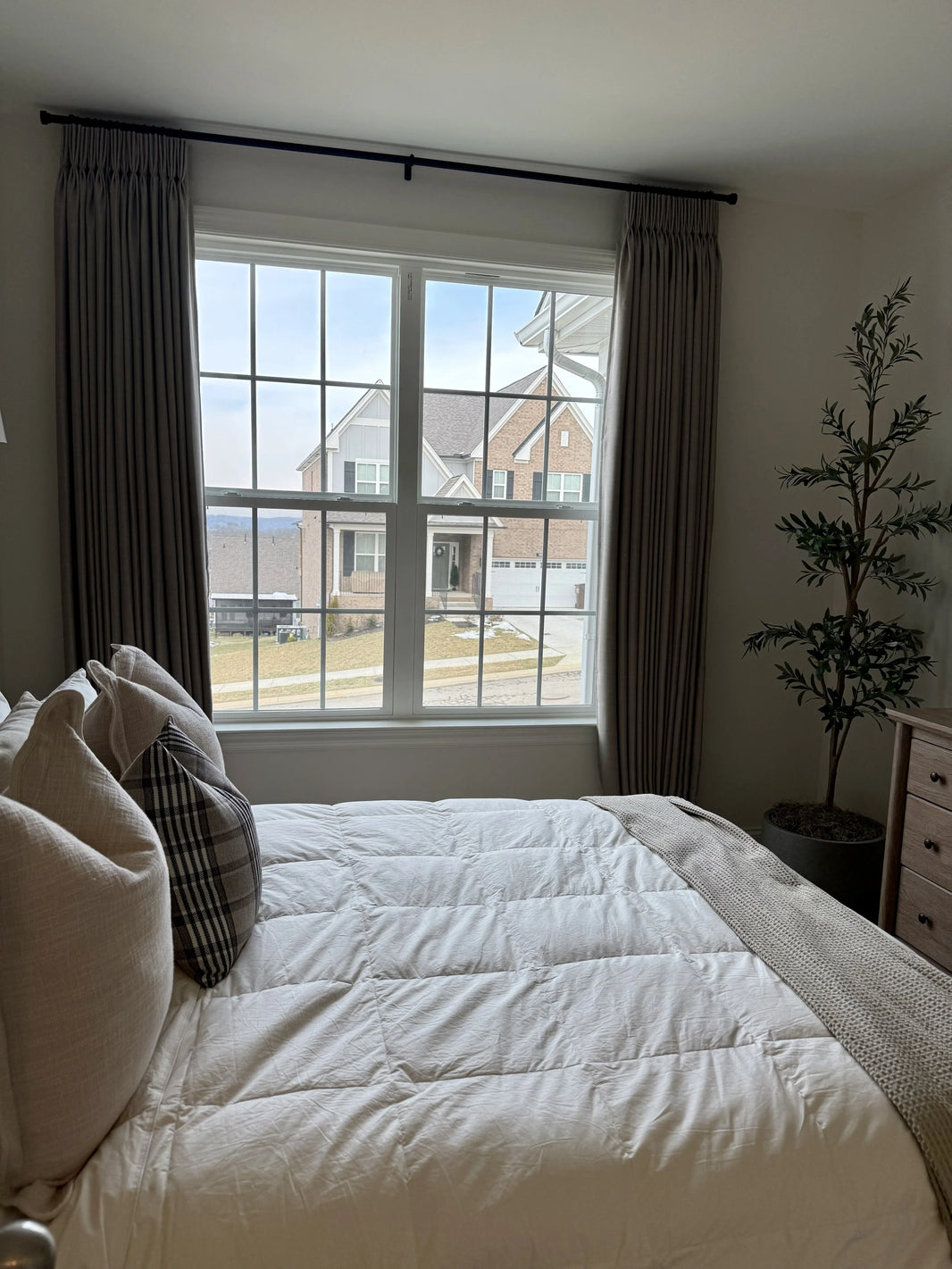 Soundproof
Blackout Curtains: Restoring Tranquility to Your Morning Routine