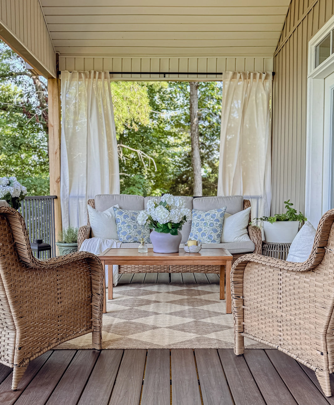 Screen Porch Decorating Ideas: How to Style a Screened-In Porch You’ll Actually Use