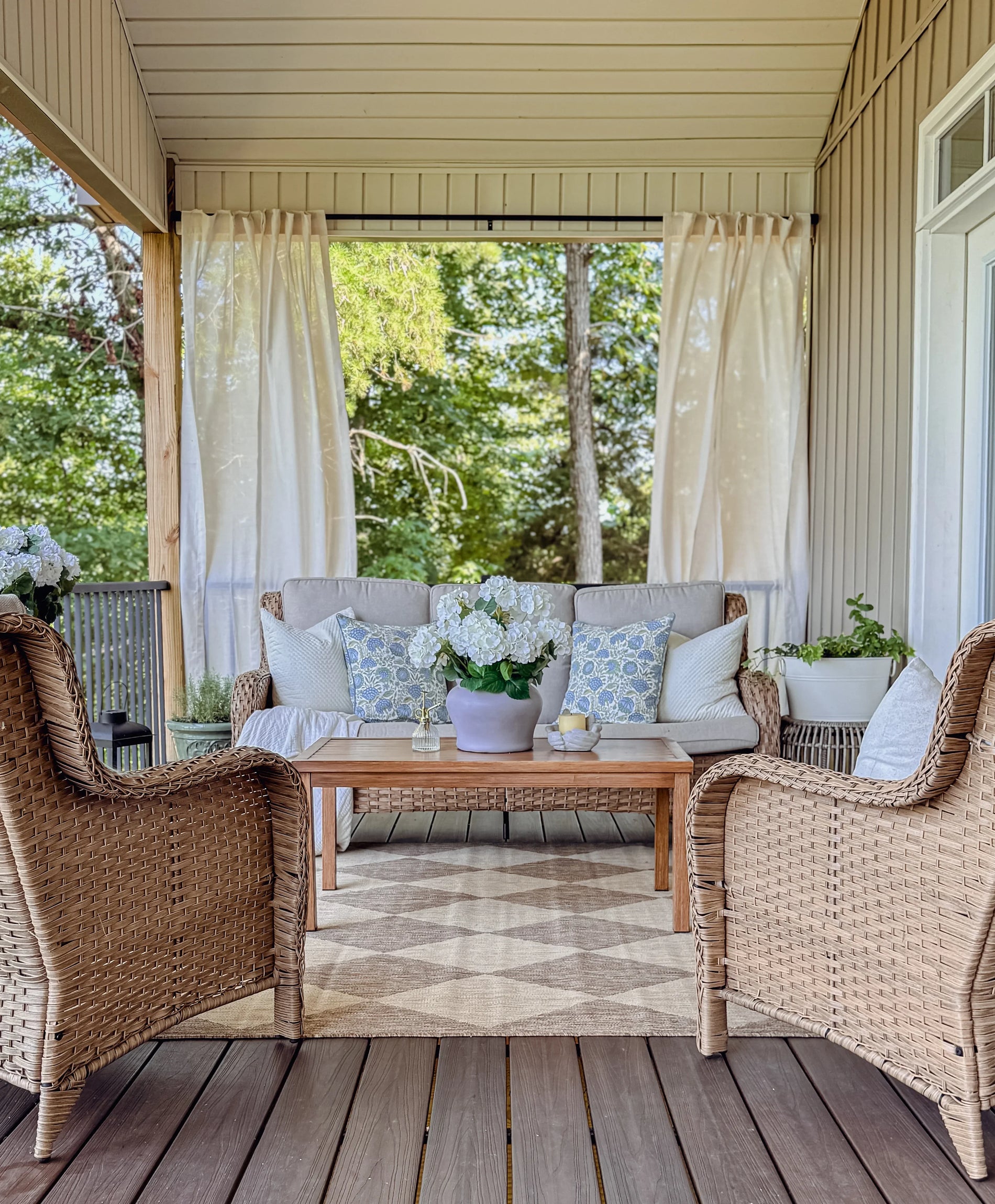 Screen Porch Decorating Ideas: How to Style a Screened-In Porch You’ll Actually Use