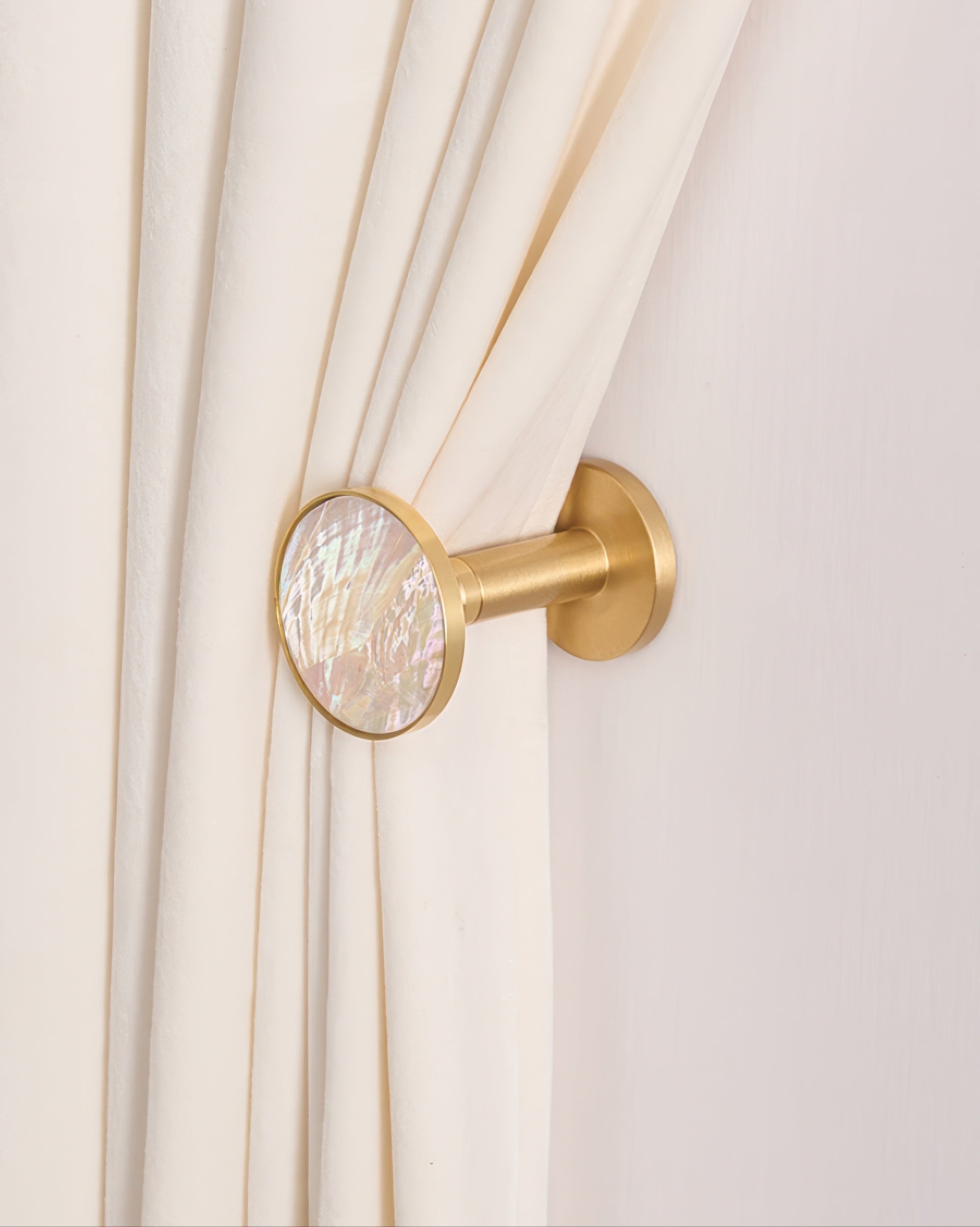 Seashell Curtain Wall Hook - TheHues