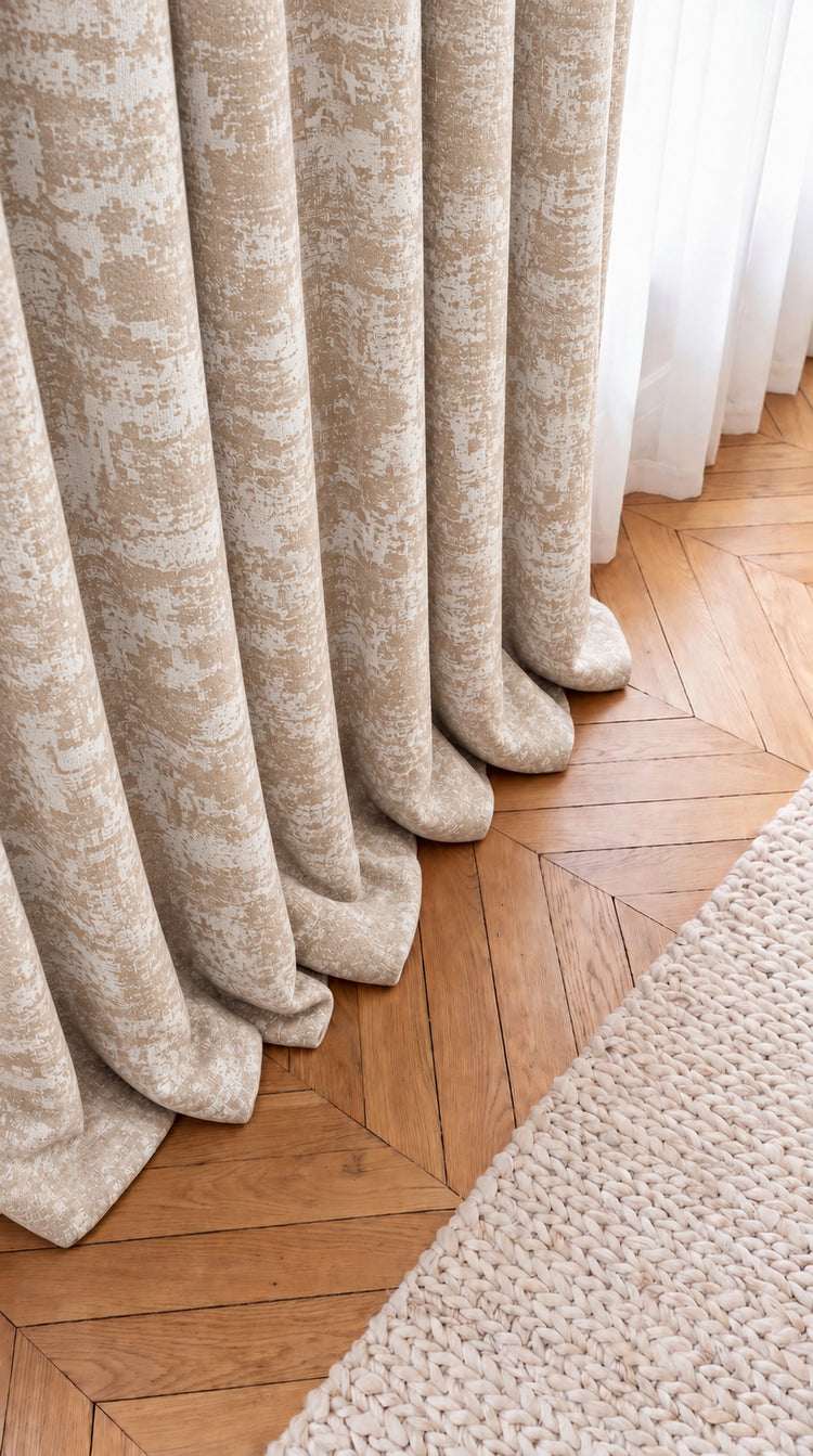 Mist 4 Layers Sand — flat heading and natural drape, scene 2